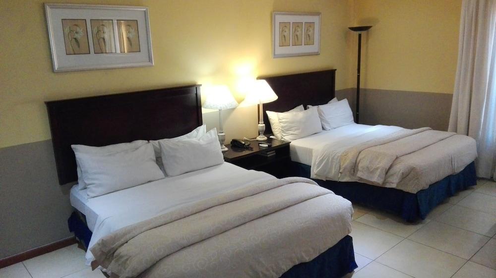 Villa Via Hotel Midrand Bagian luar foto