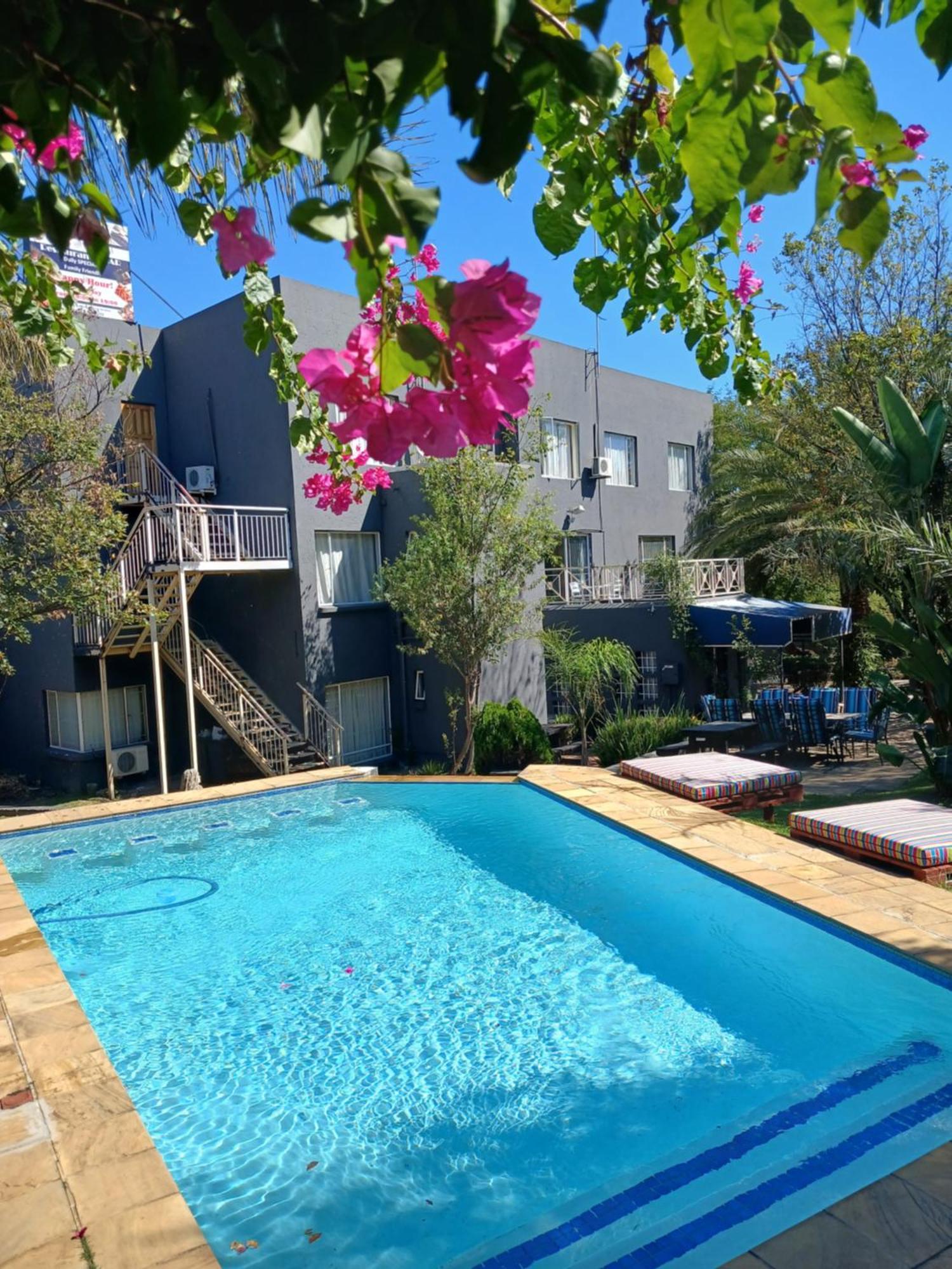 Villa Via Hotel Midrand Bagian luar foto