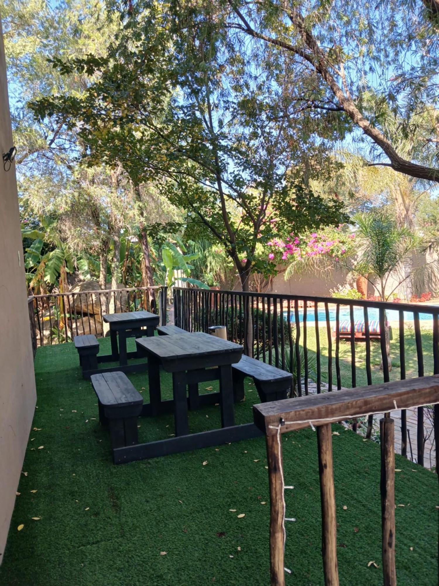 Villa Via Hotel Midrand Bagian luar foto