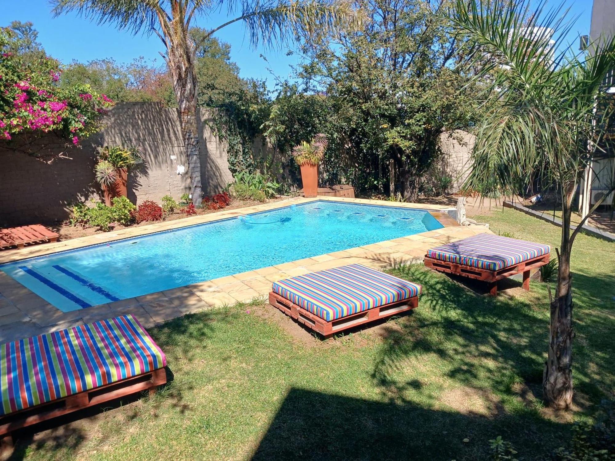 Villa Via Hotel Midrand Bagian luar foto