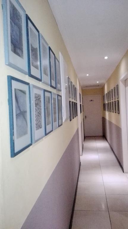 Villa Via Hotel Midrand Bagian luar foto