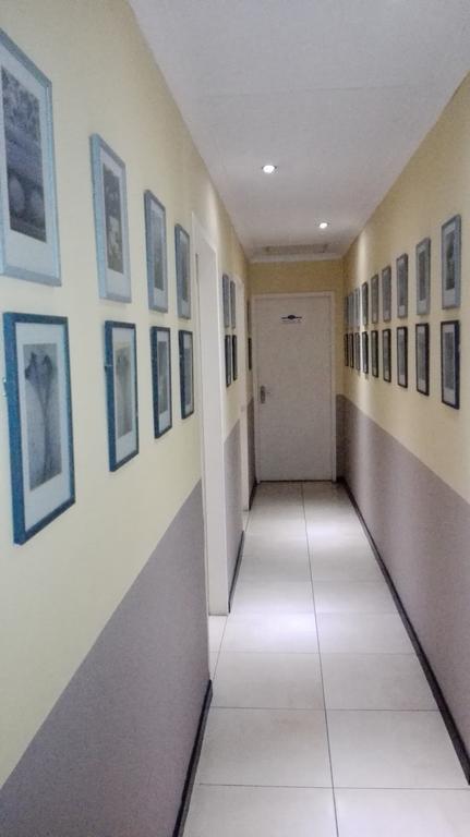 Villa Via Hotel Midrand Bagian luar foto