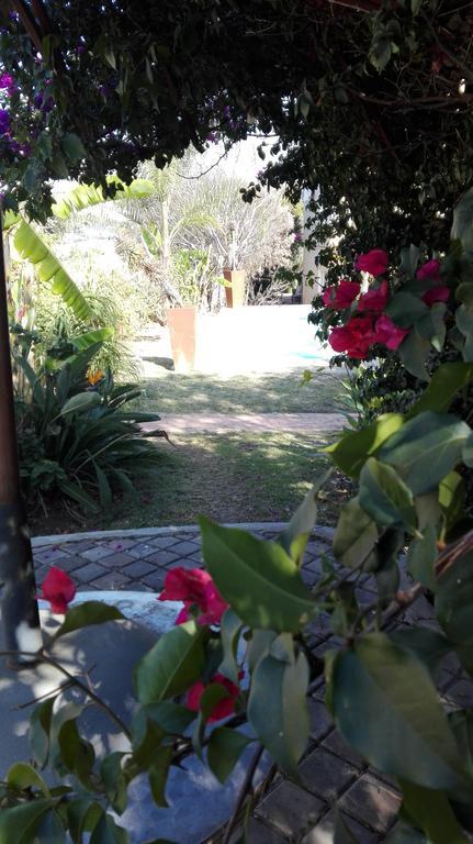 Villa Via Hotel Midrand Bagian luar foto