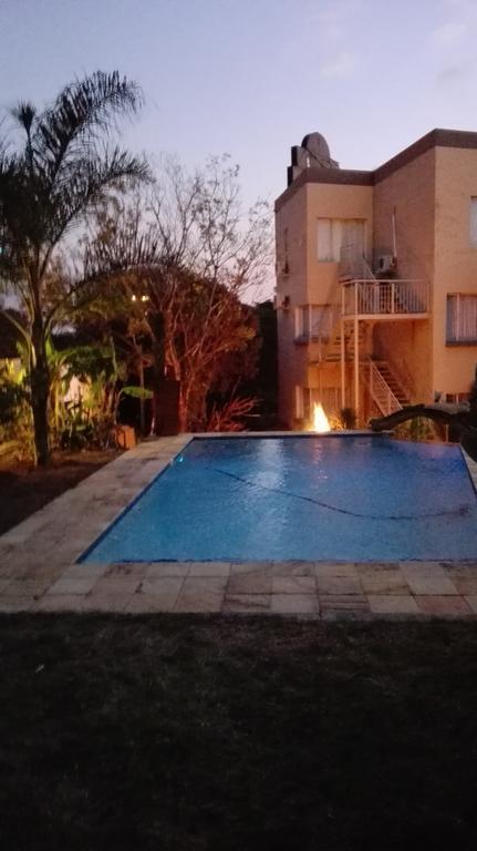 Villa Via Hotel Midrand Bagian luar foto