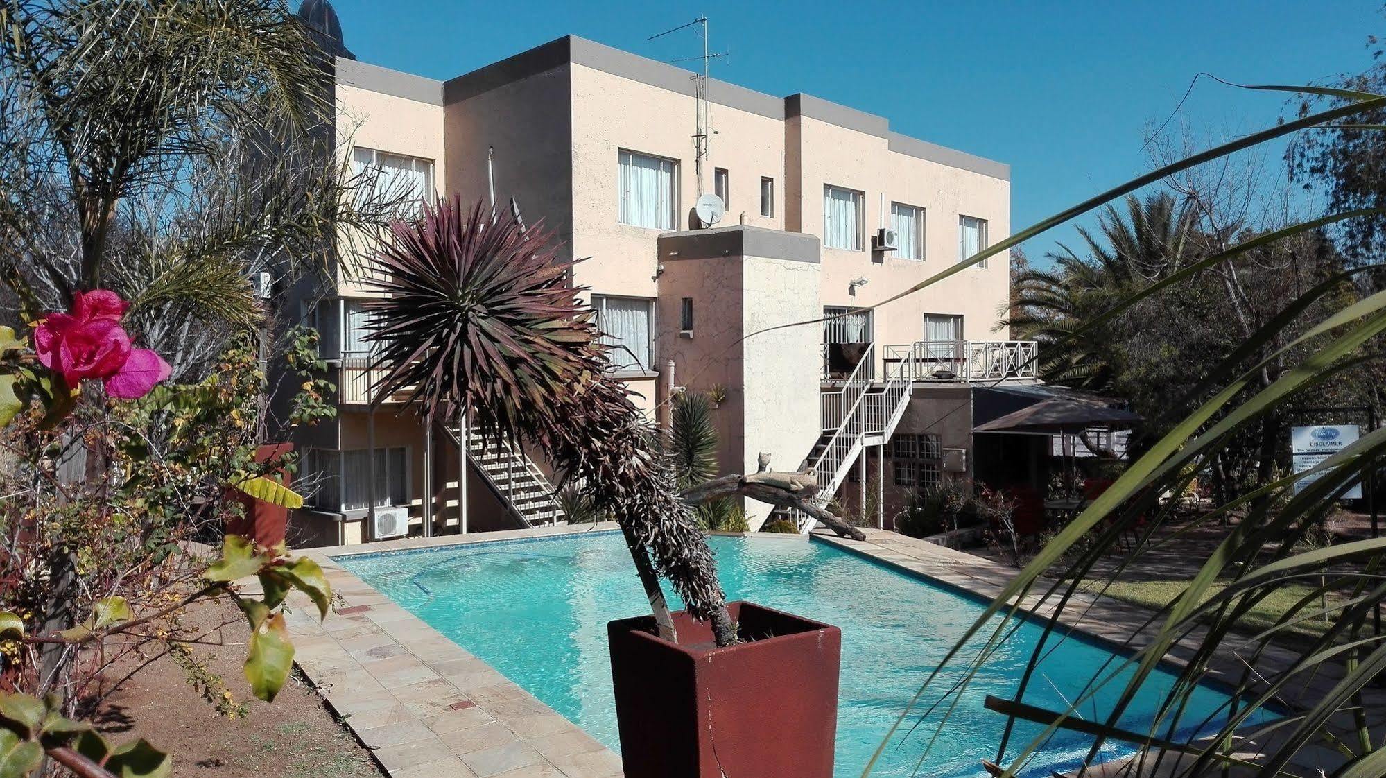 Villa Via Hotel Midrand Bagian luar foto
